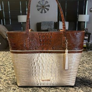 Brahmin large shoulder bag used twice. In excellent condition